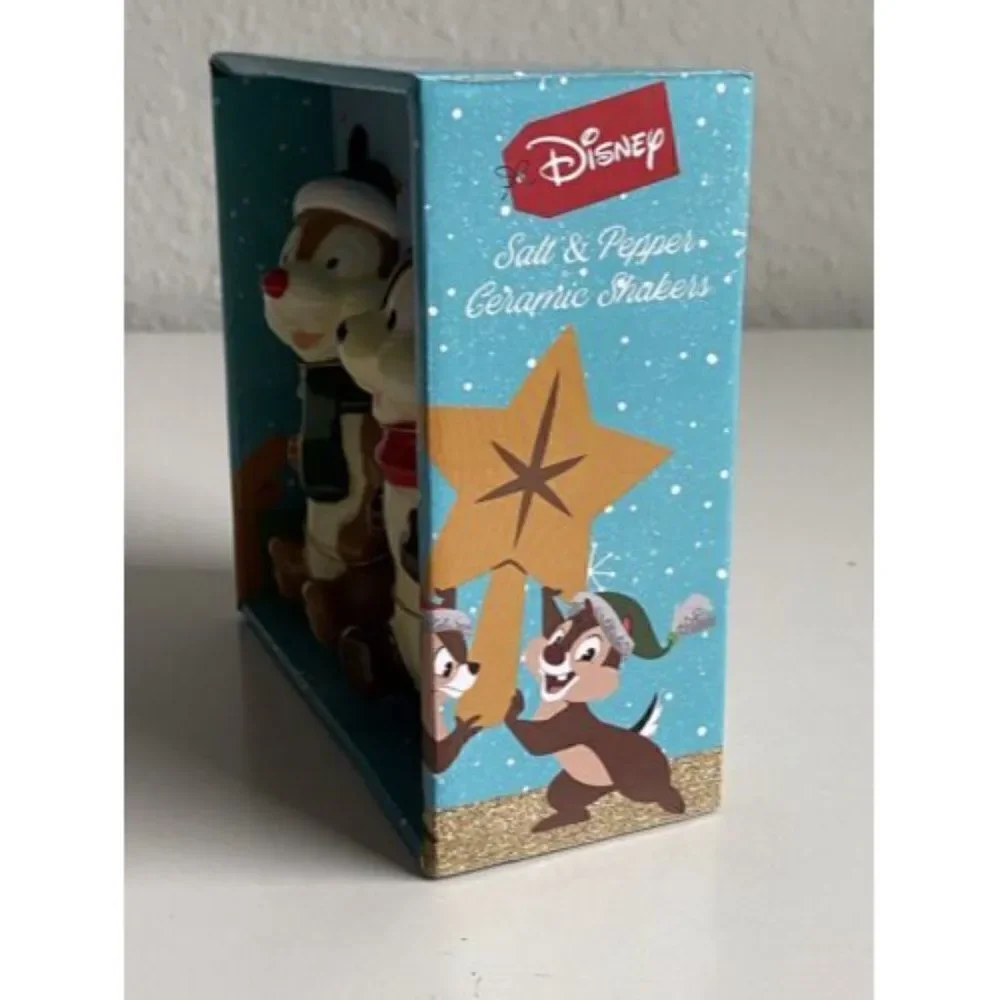 Disney Chip & Dale Scarf Chipmunk Salt & Pepper Shakers‎ Ceramic Christmas NEW